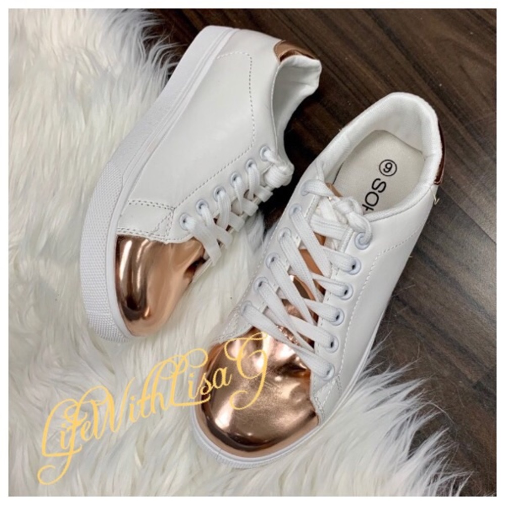 ✨HOST PICK✨ White/Metallic Sneaker - Picture 4 of 7